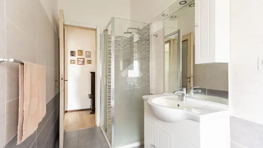 Vannitoad - West-Facing Studio with Balcony in Milan