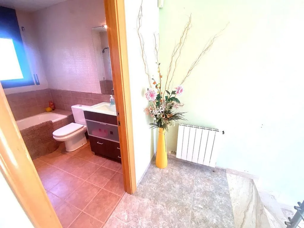 Salles de bain - Independent House with Pool in Valldemar