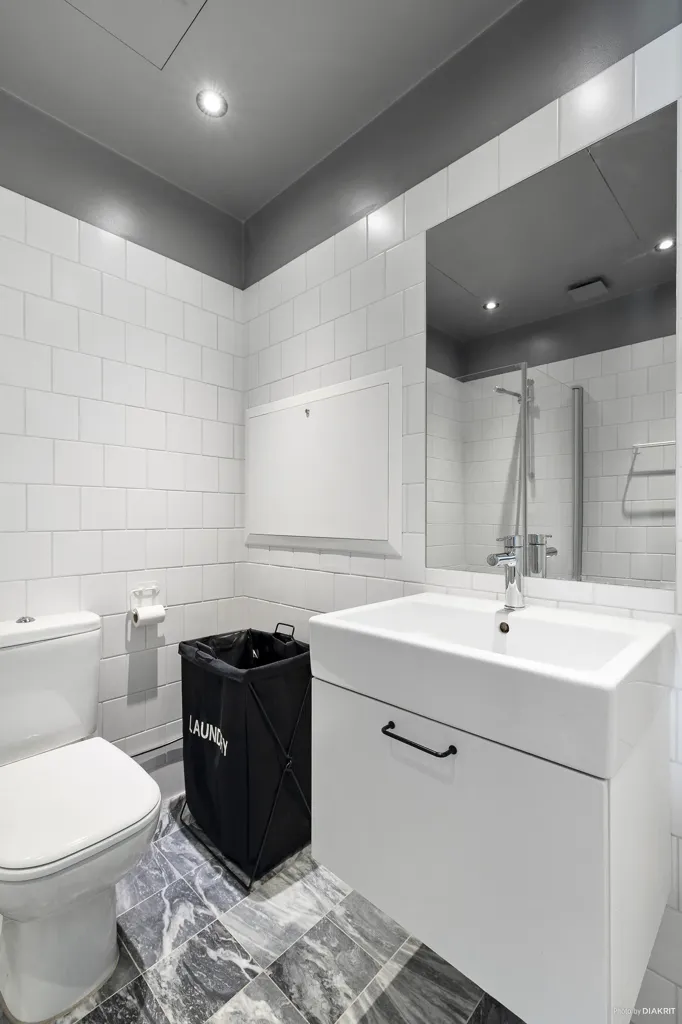 Bagni - Modern Studio Flat with Large Windows in Sollentuna