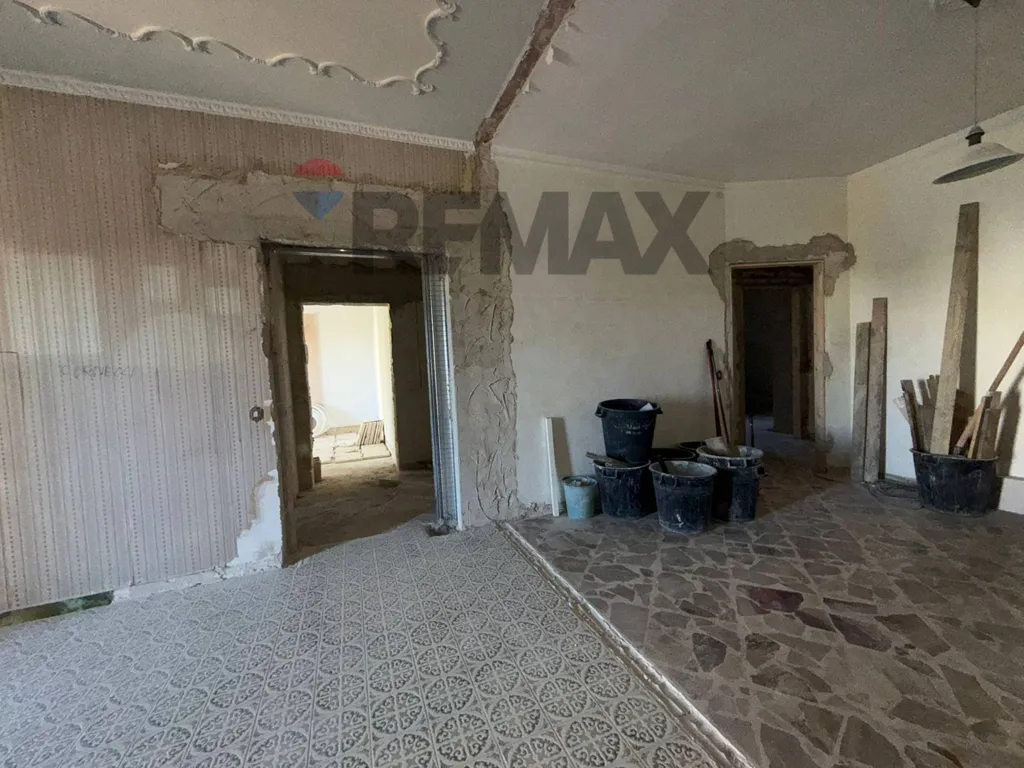 Stanze - Three-Bedroom Apartment with Balcony in Modugno