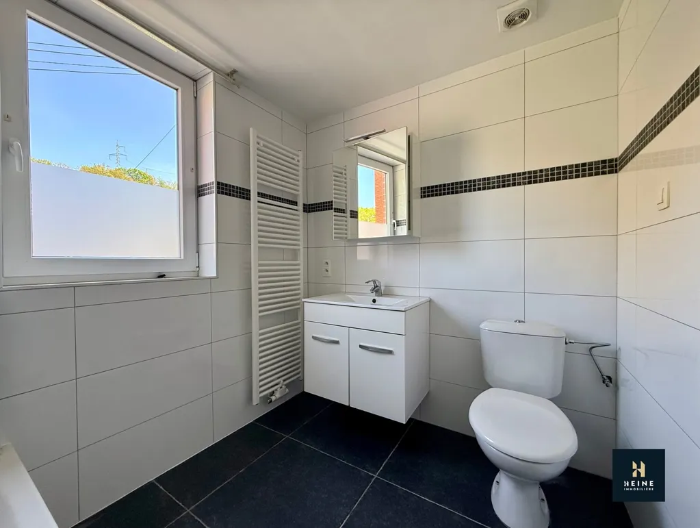 Vannitoad - Ground Floor Flat with Parking near Andenne