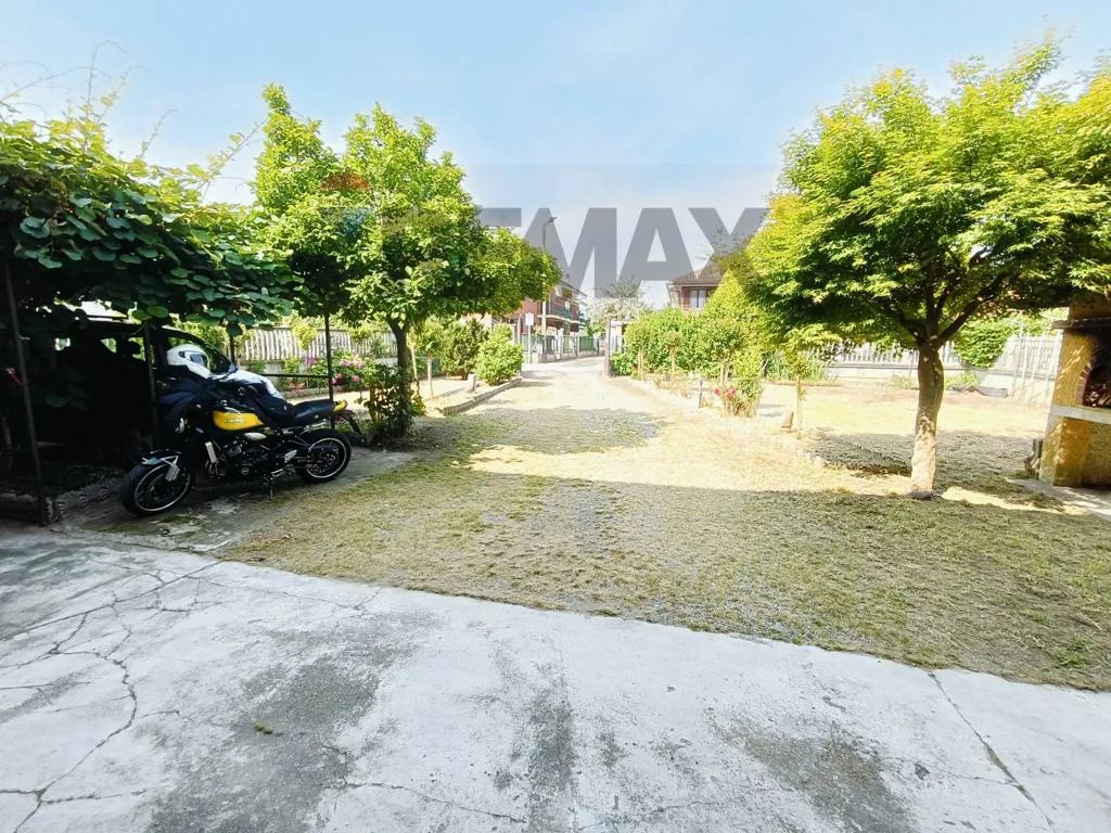Välivaade - Semi-detached House with Garden in Virle Piemonte