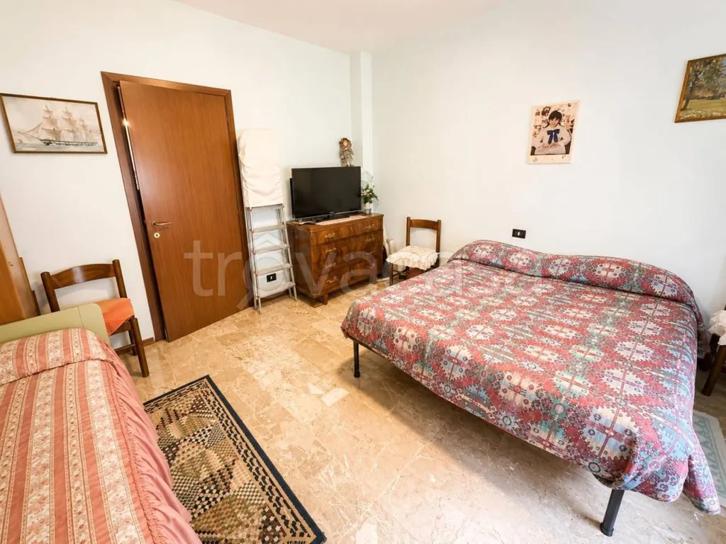 Chambres - Apartment with Balcony in Monte Marenzo