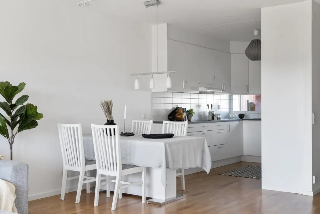 Söögituba - Apartment with South-Facing Balcony in Vallhamra