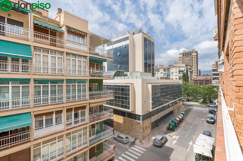 Extérieur - 3-Bed Apartment with Balcony in Pajaritos, Granada