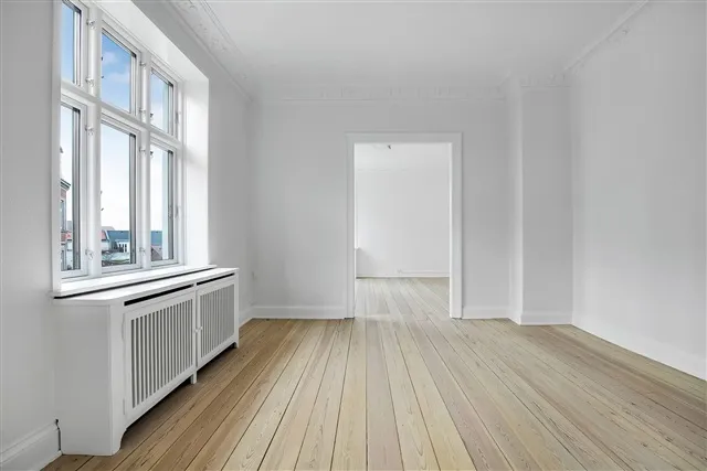 Séjour - 5-Room Apartment with Shared Garden in Central Location
