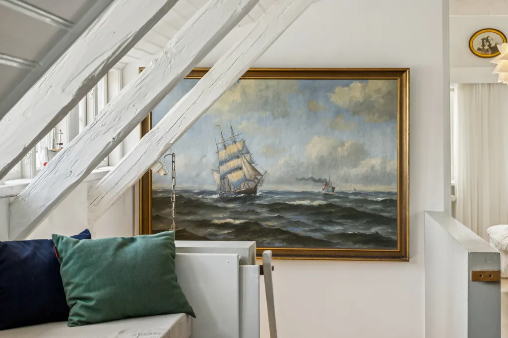 Pièces - Conservation-Grade Lighthouse Farmhouse on West Coast