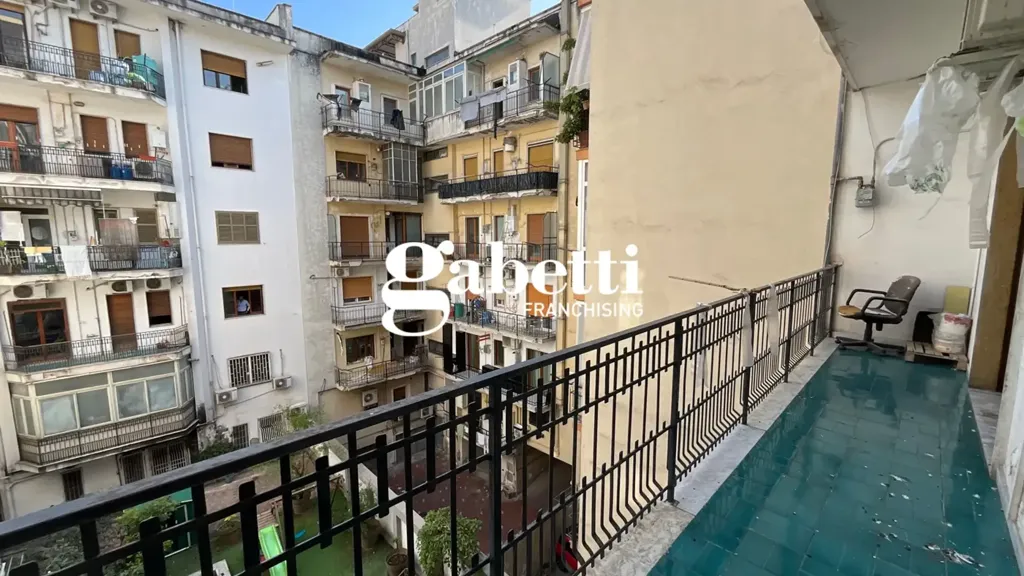 Rõdu - Income-Generating Flat with Balcony in Pompeii