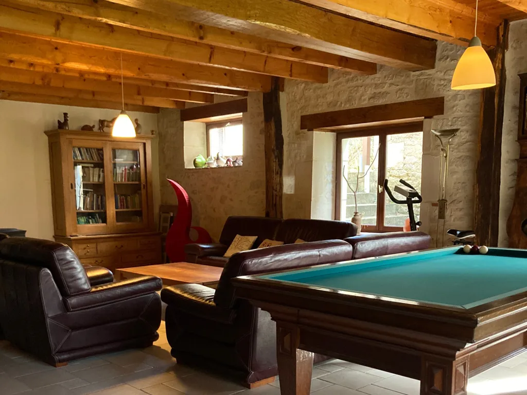 Séjour - Propriété Rurale avec 3 Maisons et Atelier à Montcuq