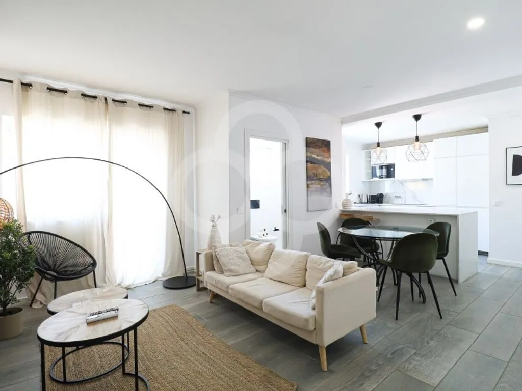 Séjour - 2-Bedroom Flat with Balcony in Largo do Rato, Lisbon