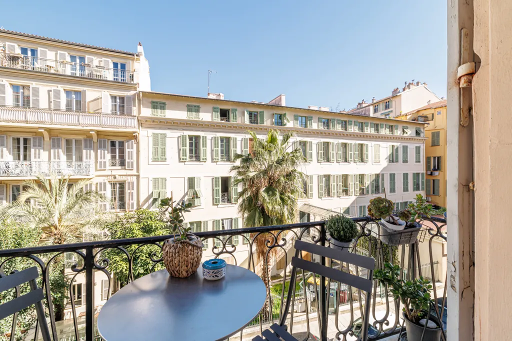 Balcon - Appartement bourgeois traversant avec balcons à Nice