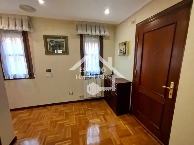 Ingresso - Central Flat with Parking in Viana