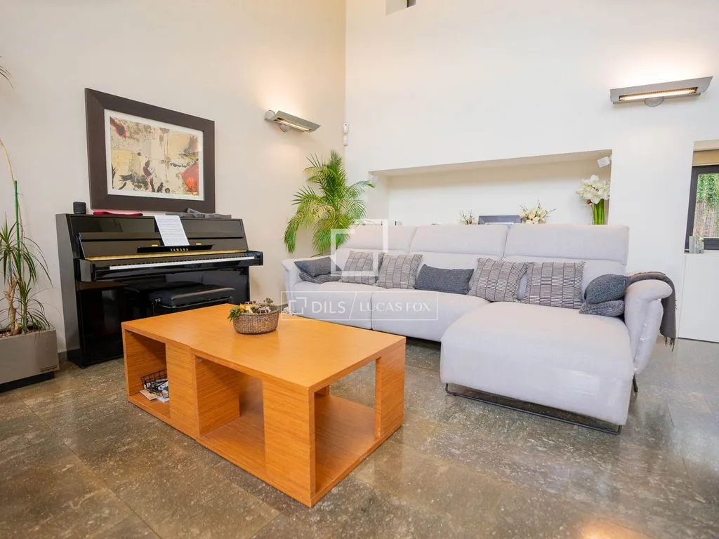 Elutuba - Luxury Villa with Pool in Girona