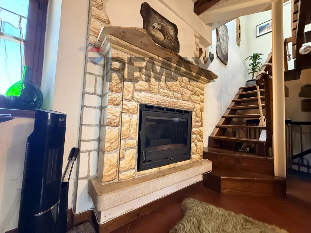 Stanze - Convent-Style Apartment with Terrace in Montaldo