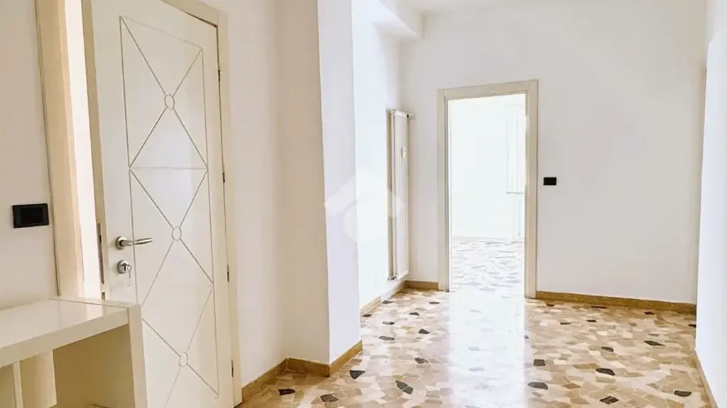hallway_entrance