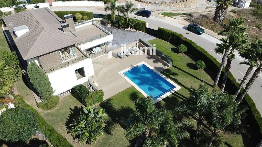 Õhuvaade - Chalet with Pool in La Alcaidesa, La Línea de la Concepción