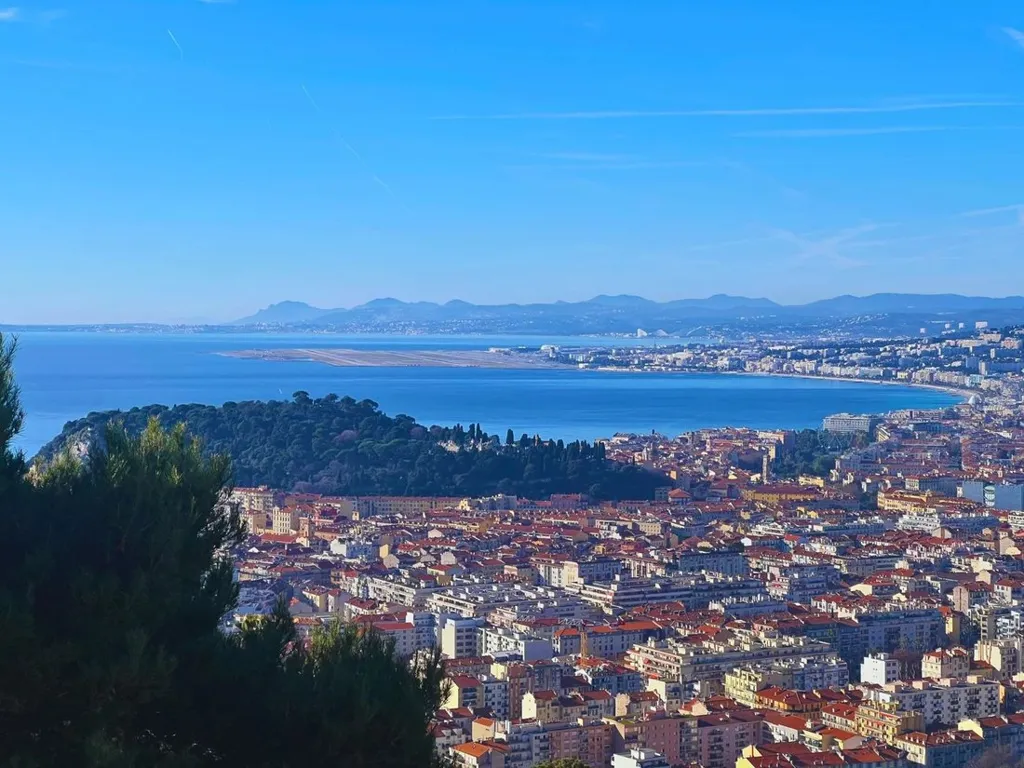 Luxury Penthouse with Panoramic Views in Nice