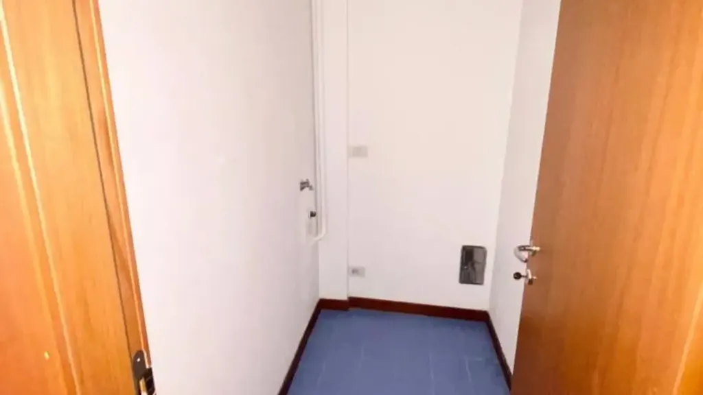 hallway_entrance