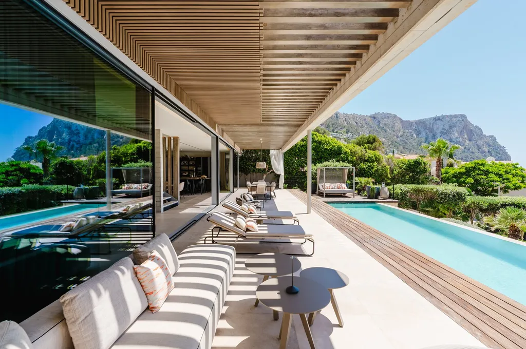 Bassein - Villa with Sea View and Infinity Pool in Cala Llamp