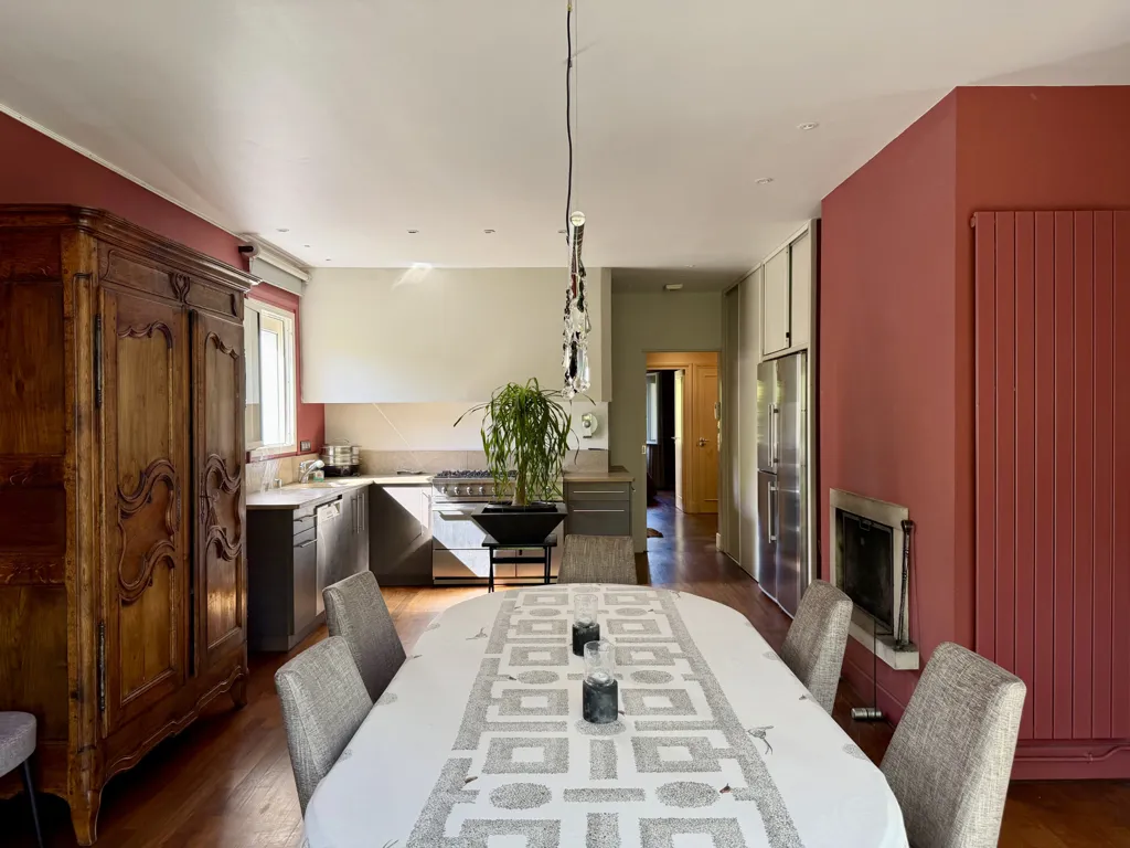 Sala da pranzo - Architect-Designed House in Chauffailles Town Centre