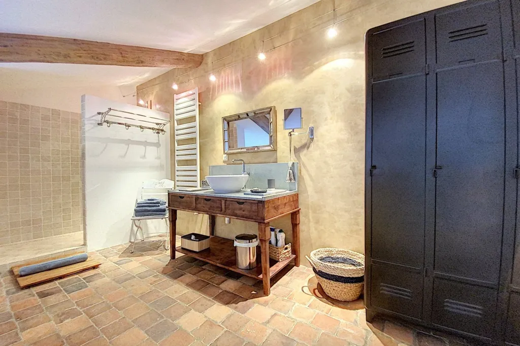 Vannitoad - Luxury House with Pools in Uzès
