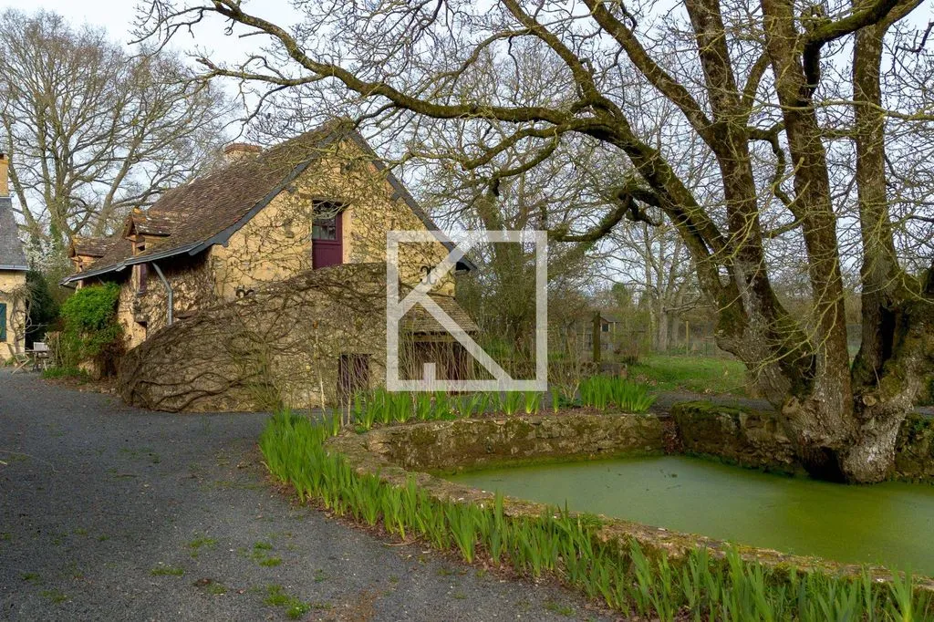 Jardin - Maison de Luxe avec Piscine à Chevillé