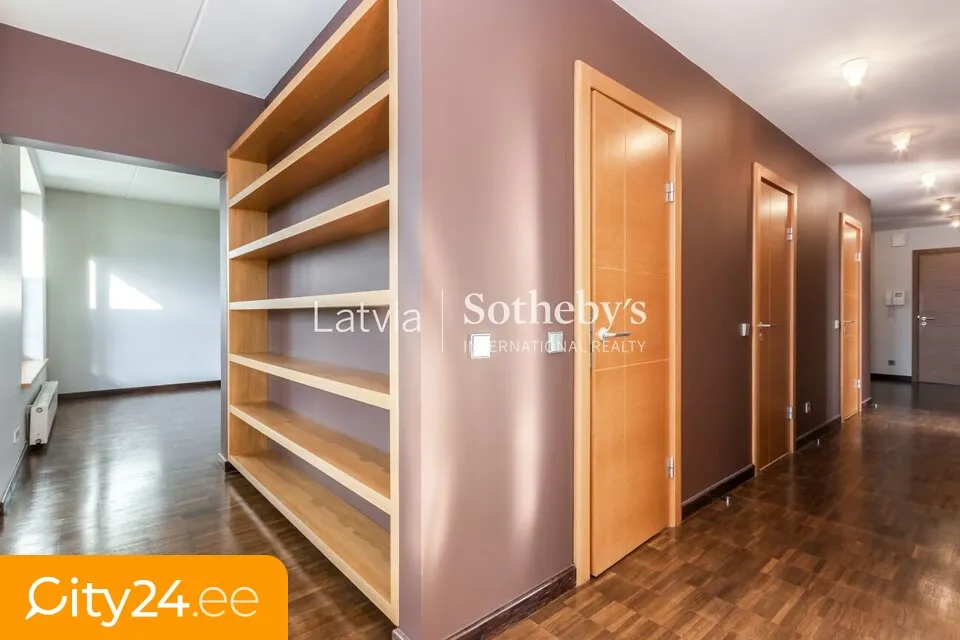 Esik - Apartment with Fireplace in Riga Centre
