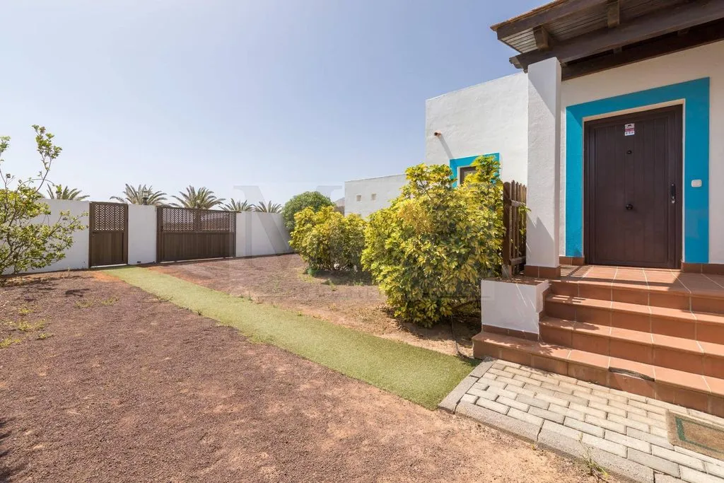 Jardin - Luxury Villa with Pool in Villaverde, Getafe