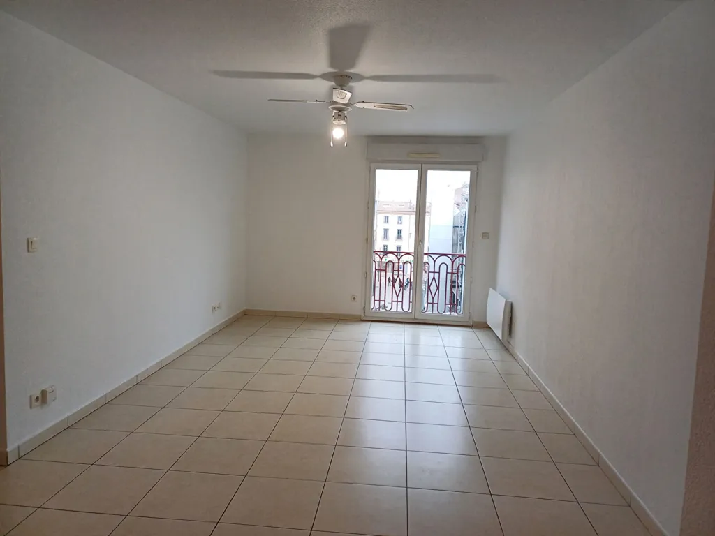Toad - 2-Bedroom Apartment with Intercom in Sète Centre