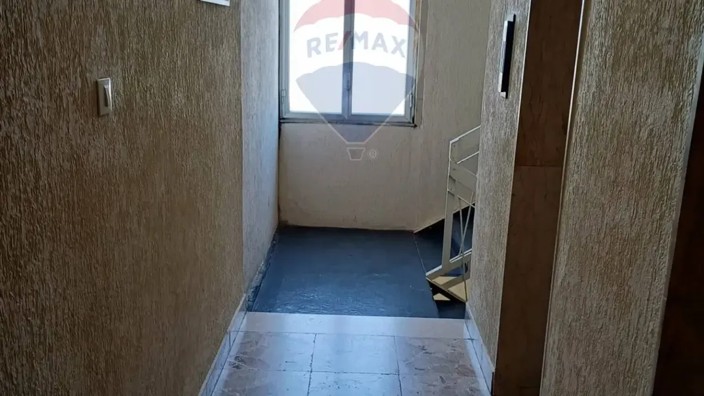 hallway_entrance