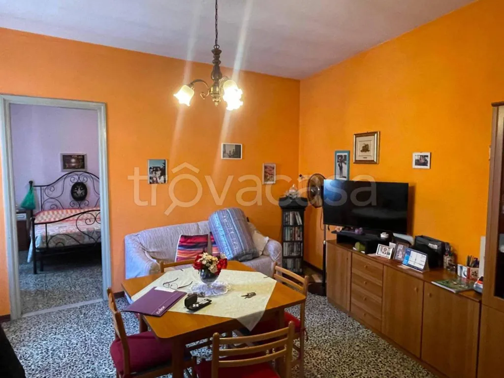 Sala da pranzo - Central Trilocale with Balcony in Caramagna Piemonte
