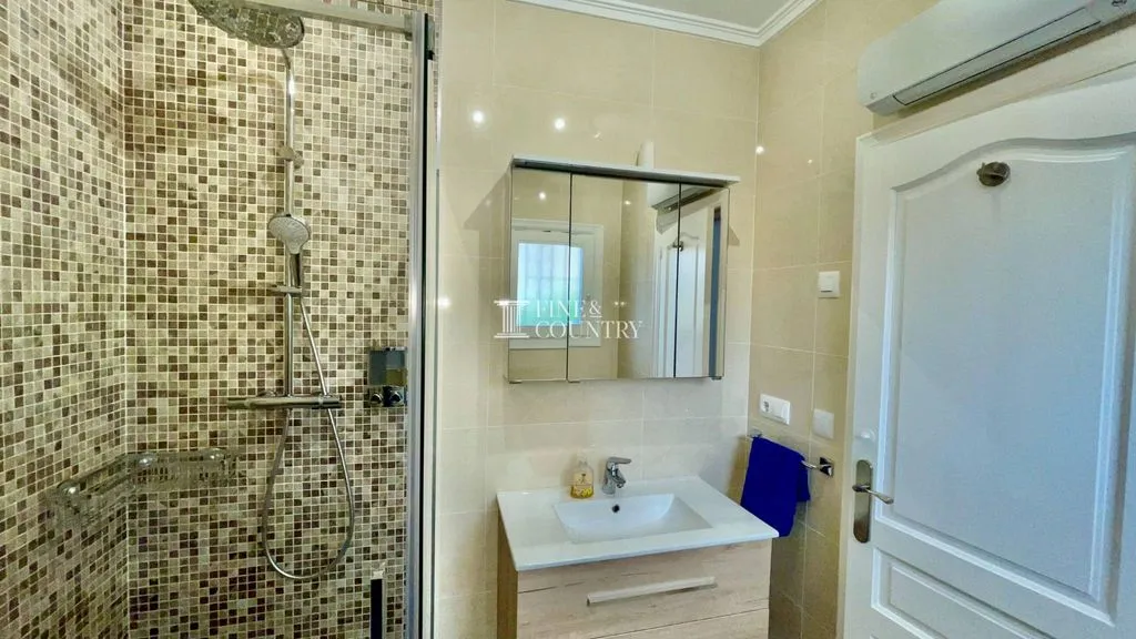 Vannitoad - Modern Villa with Panoramic Views in Pedreguer
