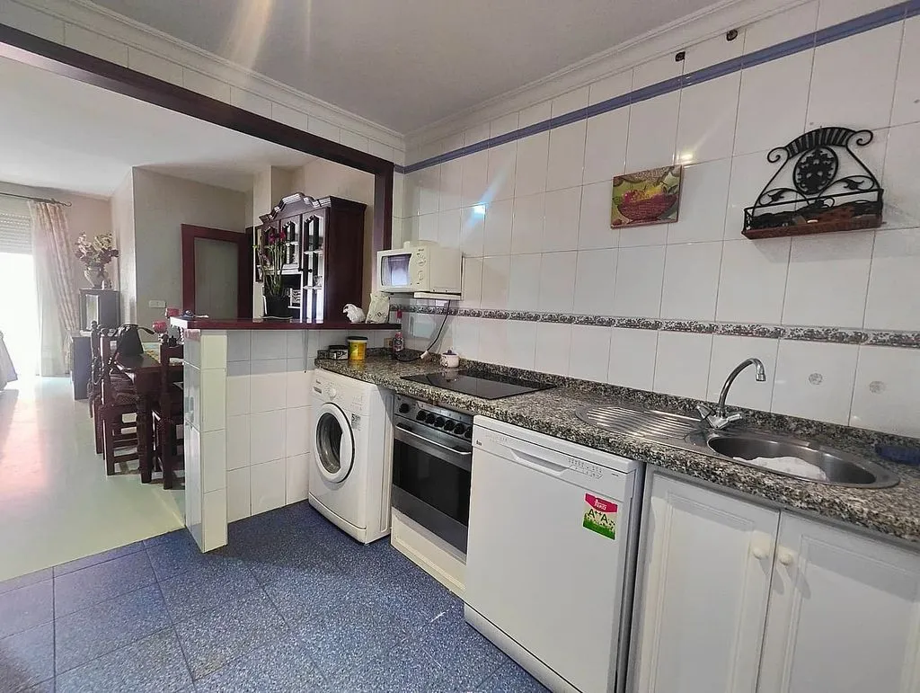 Cuisine - Apartment with Balcony in Los Palacios
