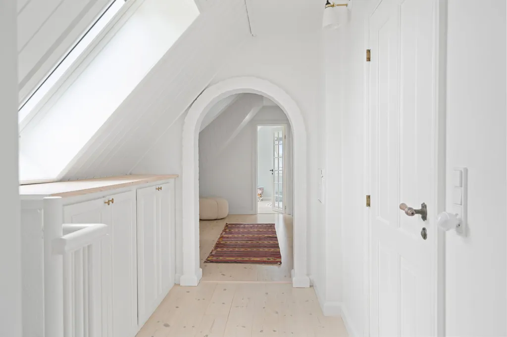 Entrée - 1930s Cottage with Sea View in Søvang