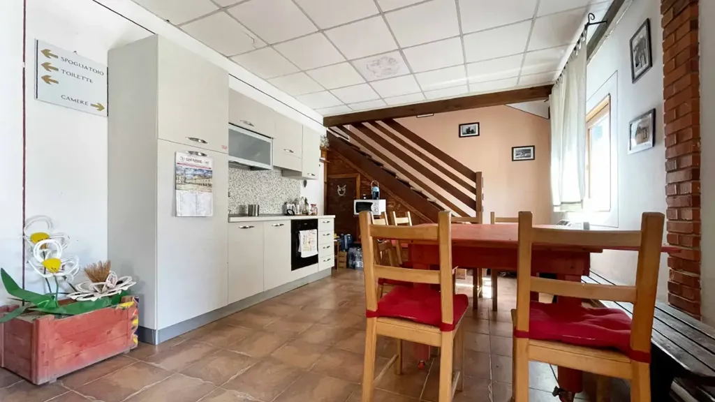 Villa with Equestrian Centre in Ameno