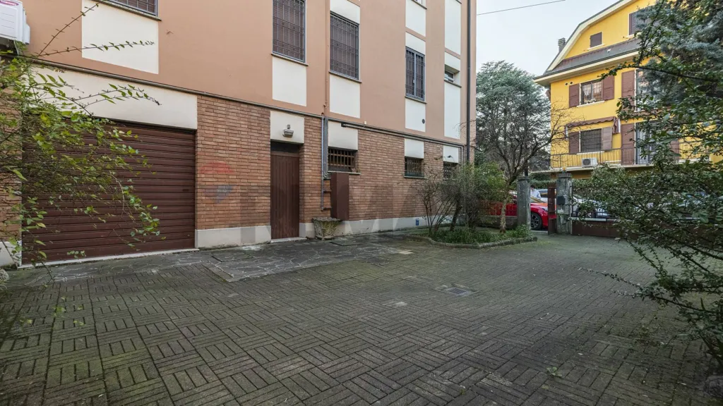 Aed - Rearranged Apartment with Balcony in Modena