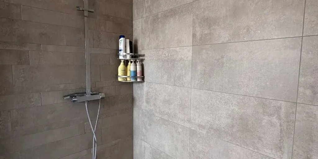 Bathrooms - Modern Open Plan House with Garden in Lommel