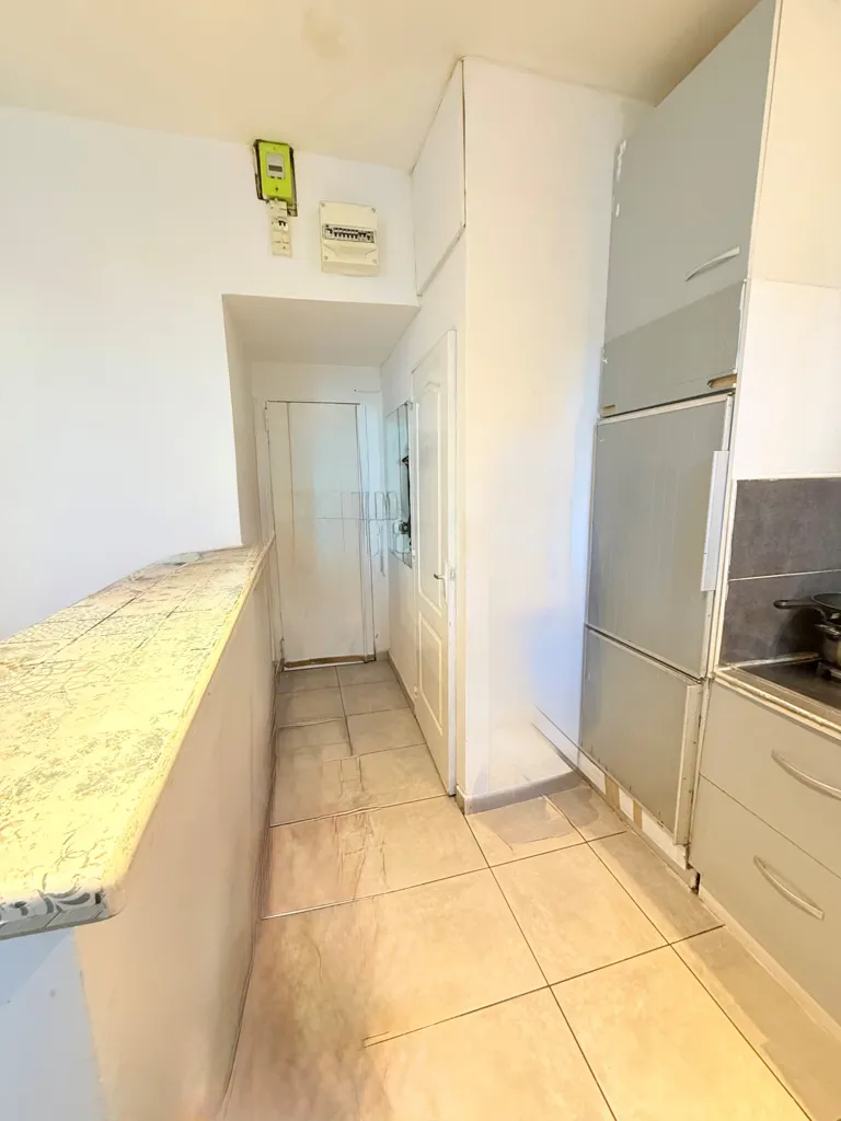 Cucina - T2 Flat with Courtyard View in Marseille