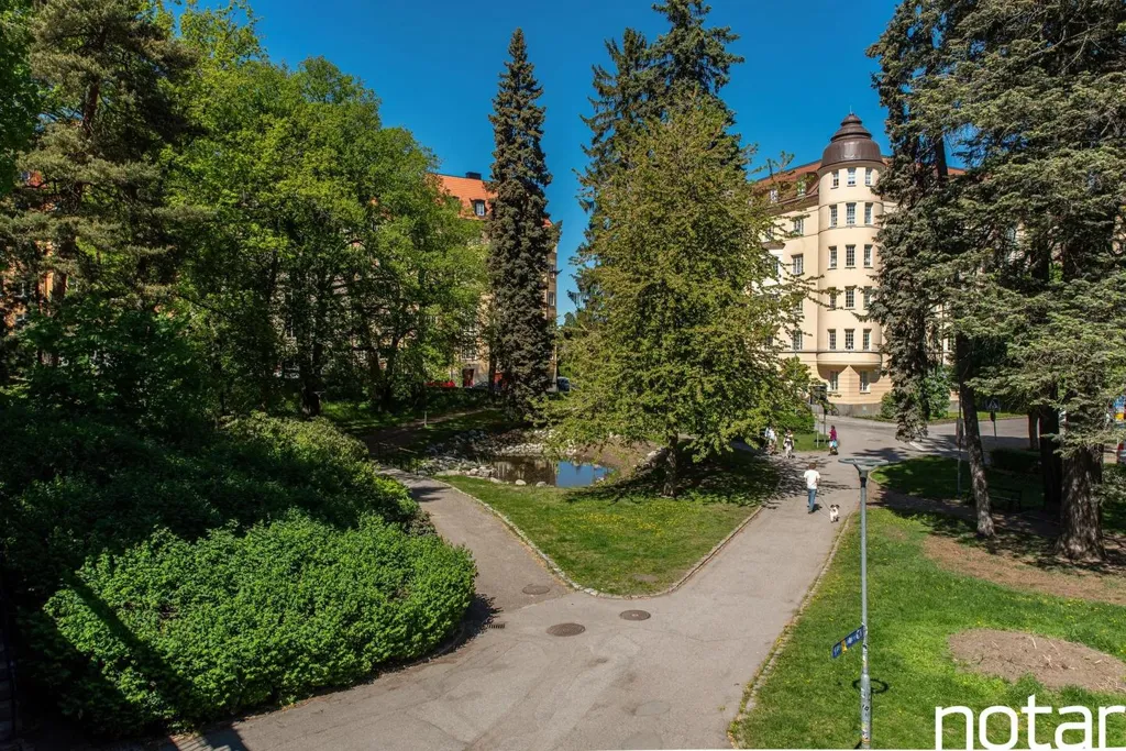 Garden - Apartment with Balcony in Råsunda