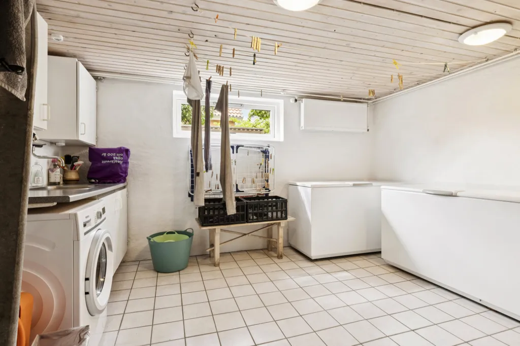 Utility Room - Rustic Villa with Garden in Viborg