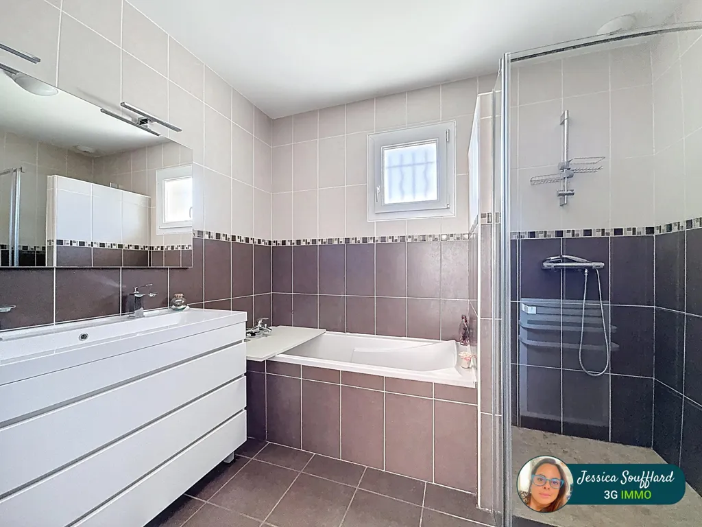 Vannitoad - Contemporary Flat with Terrace in Amou