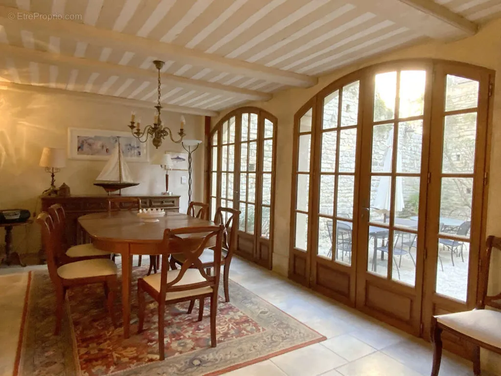 Sala da pranzo - Rustic Village House with Balcony in Barjac