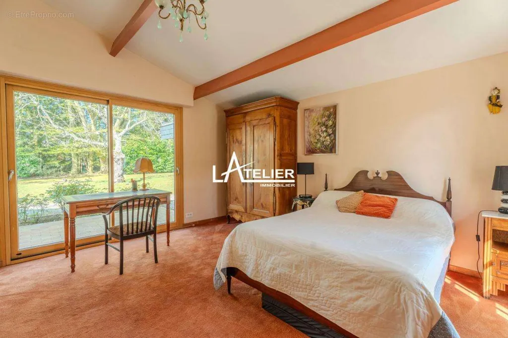 Magamistoad - Spacious Property with Pool in Sautron