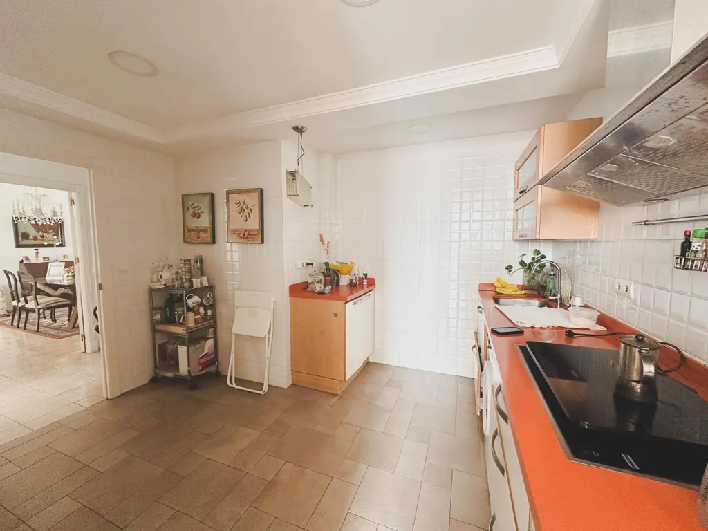 Kitchen - Seafront Apartment with Balcony in Cádiz