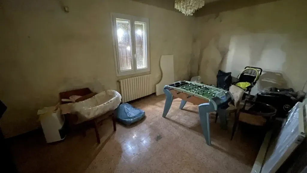 Chambres - Independent Casale with Large Lot in Imola