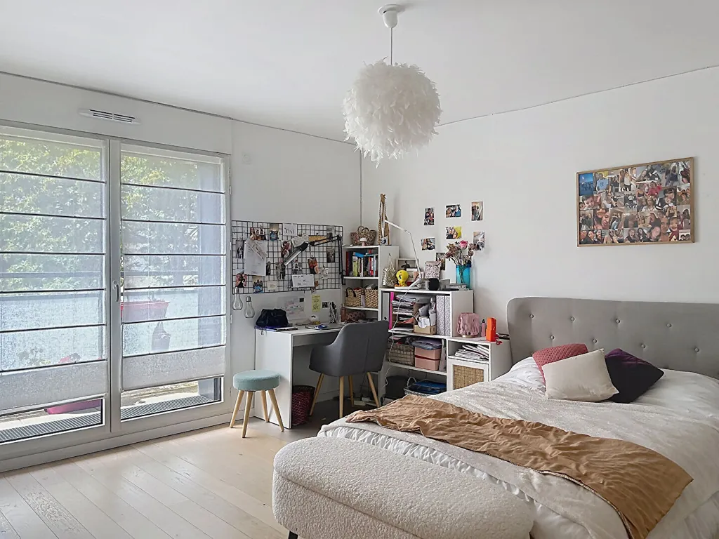 Magamistoad - Architectural House with Terraces in Suresnes
