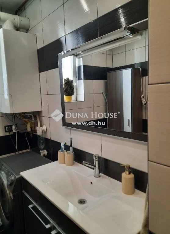 Vannitoad - Renovated Apartment with Balcony in Kecskemét