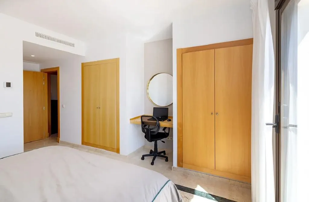 Bedrooms - Luxury Flat with Pool in Casares, Andalusia