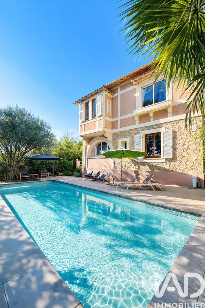 Bassein - Character Villa with Pool in Antibes