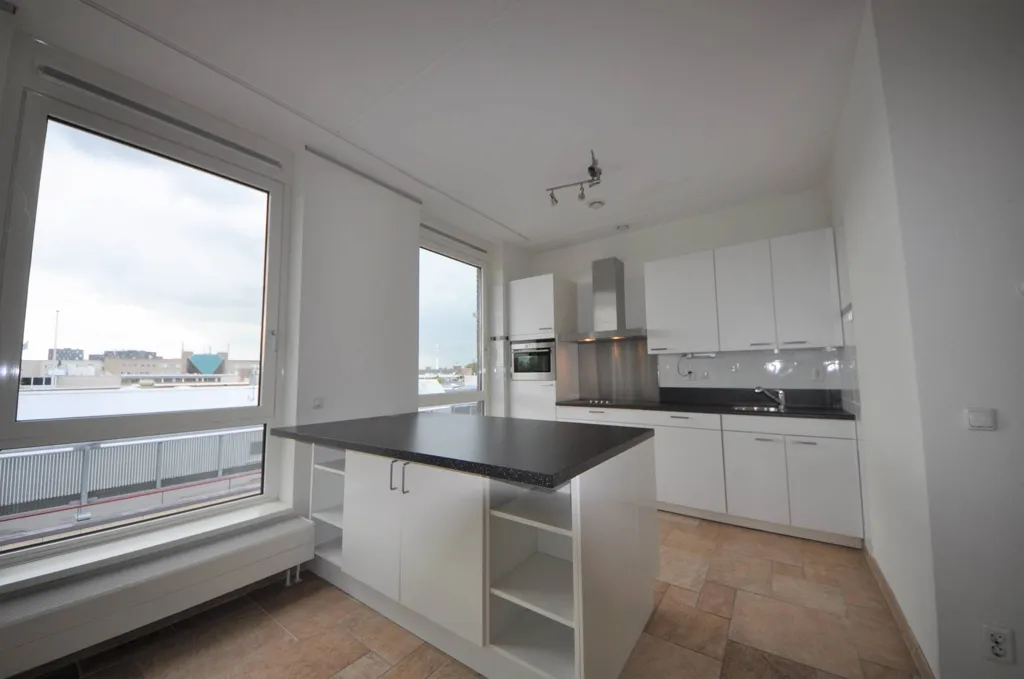 Köök - Apartment with Balcony in Breda Centre